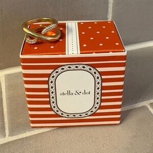 Stella & Dot Gold-Tone Ring with crystal accents, size 7